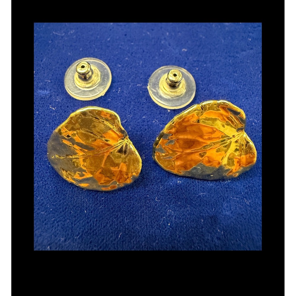 Gold Tone Hammered Leaf Stud Earrings Textured Botanical Heart Shape Post Back